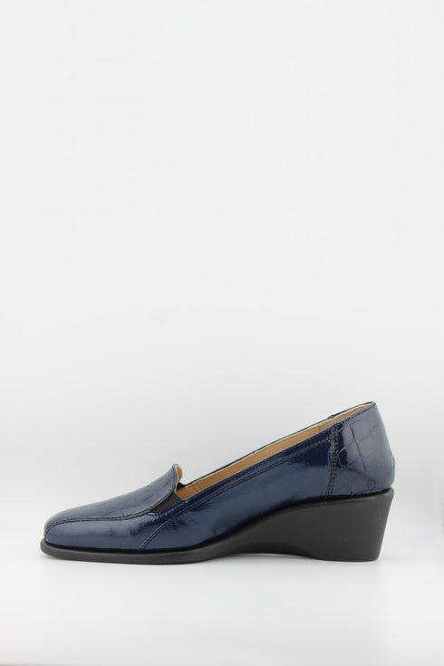DFC Relax Crocodile Embossed Wedge Loafers